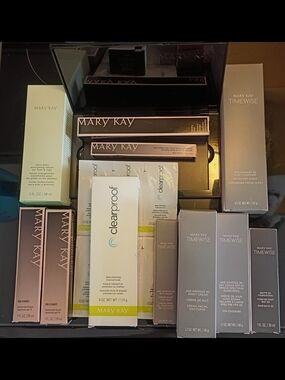 Mary Kay TimeWise & Clearproof Set - White, Silver, Pink